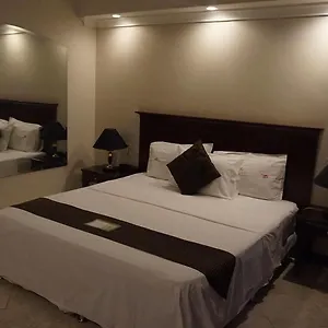 3* ホテル ヴァレンティノズ